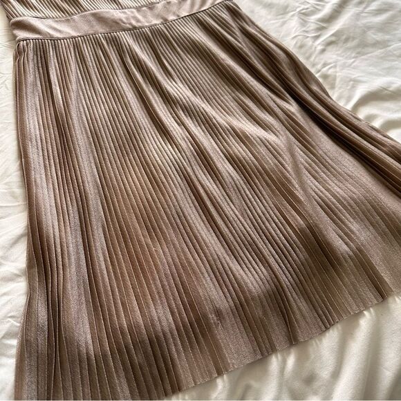 Forever 21 pleated dress for medium size girls - Picture 3 of 9